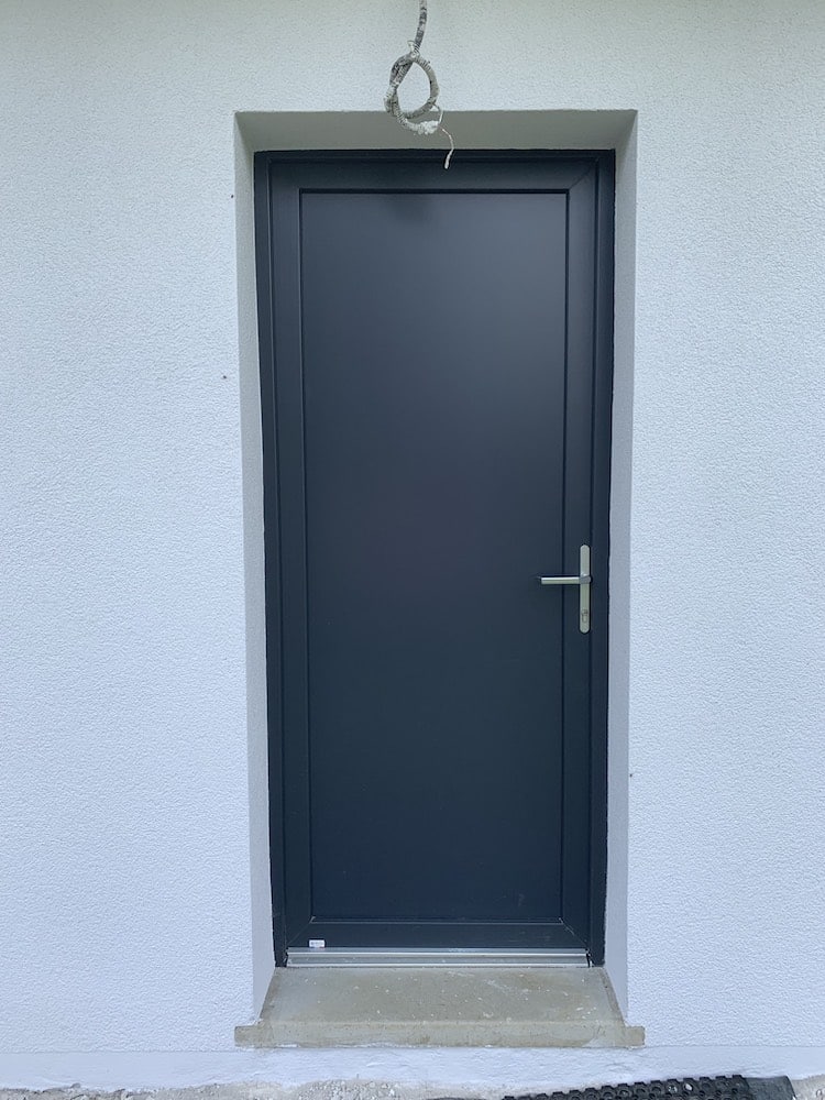 Porte d'entrée en PVC
