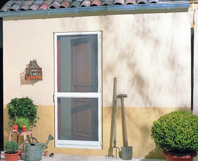 Moustiquaire avec porte