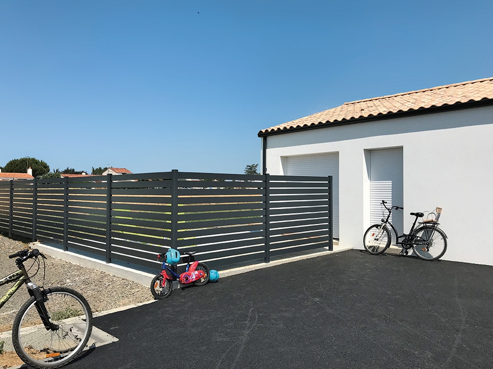 Claustra en aluminium Ajoures - Couleur gris RAL 7016